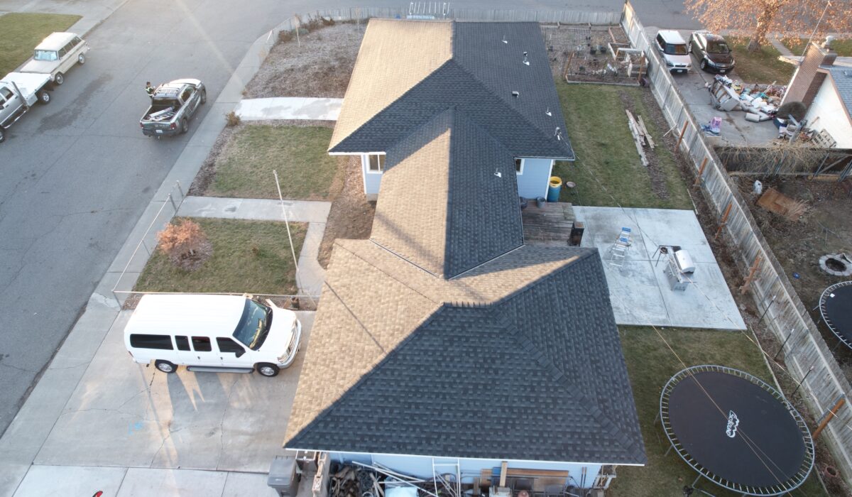 Alpine Roofing Installs GAF Timberline HDZ Charcoal Roofing System on West 8th Avenue Kennewick Washington 99336